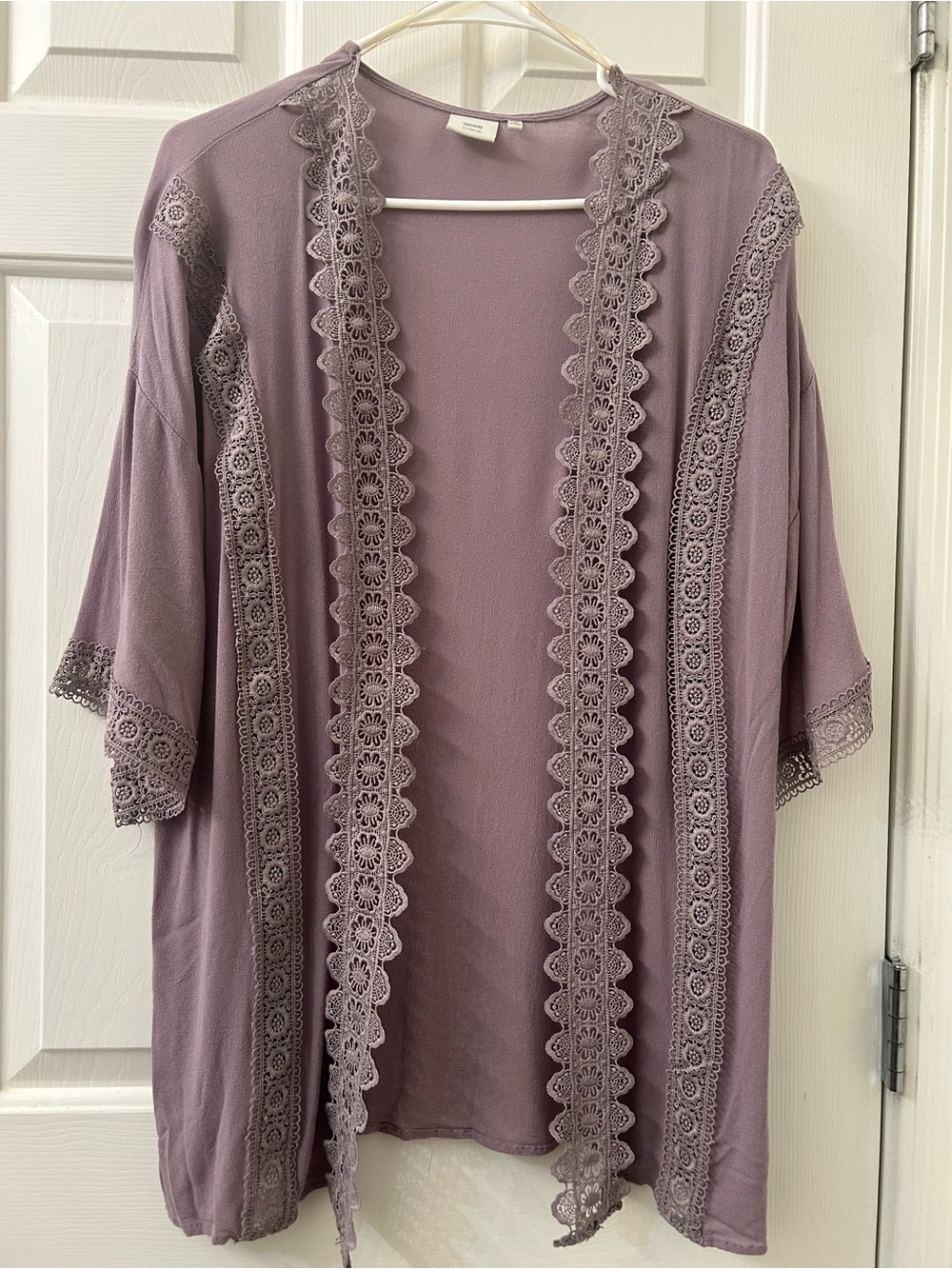 Good Luck Gem Lavender Lace-Trim Kimono